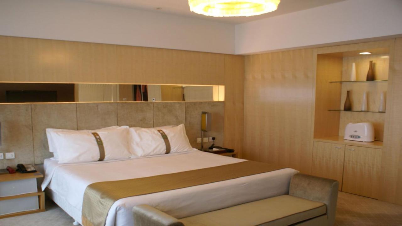Holiday Inn Binhai Тяньцзінь Екстер'єр фото